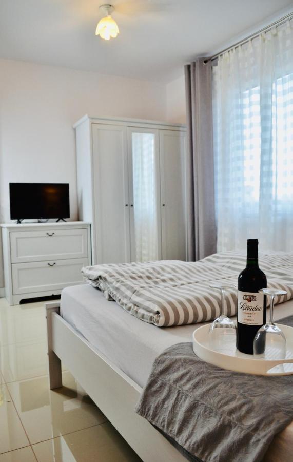 Iwona Pokoje Apartamenty 카르비아 외부 사진