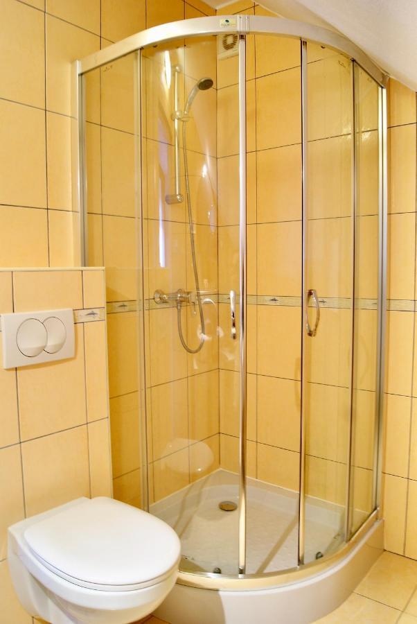 Iwona Pokoje Apartamenty 카르비아 외부 사진
