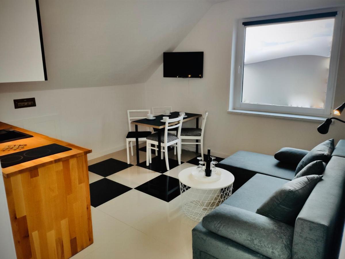Iwona Pokoje Apartamenty 카르비아 외부 사진