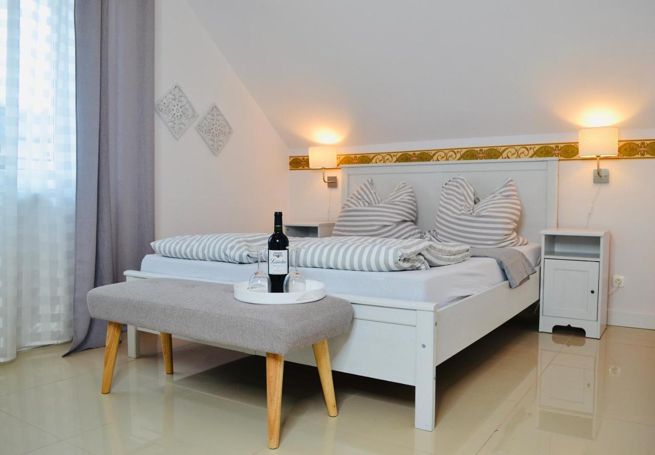 Iwona Pokoje Apartamenty 카르비아 외부 사진