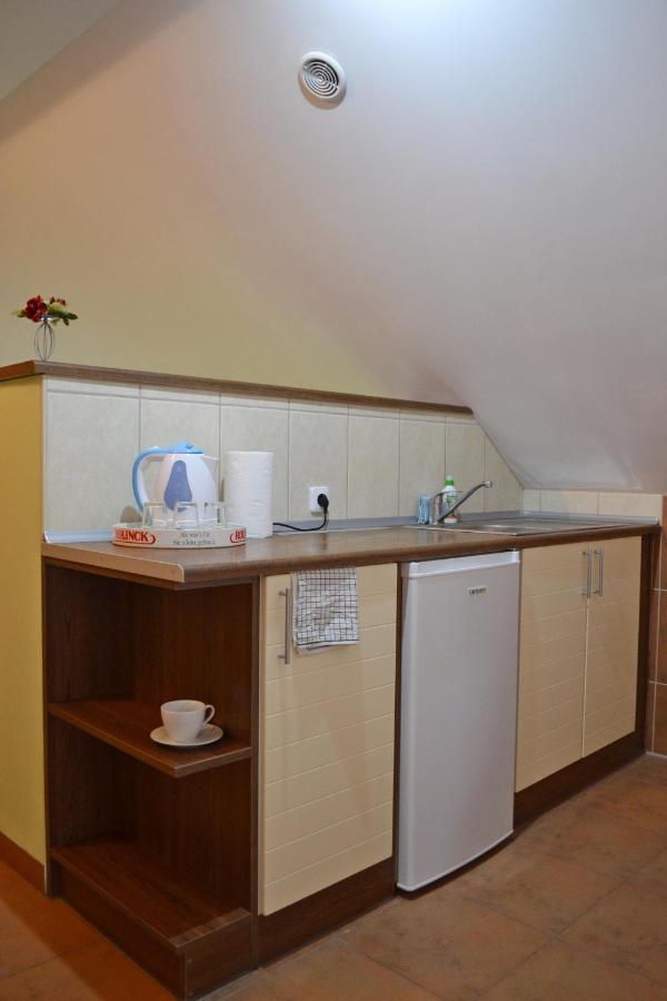 Iwona Pokoje Apartamenty 카르비아 외부 사진