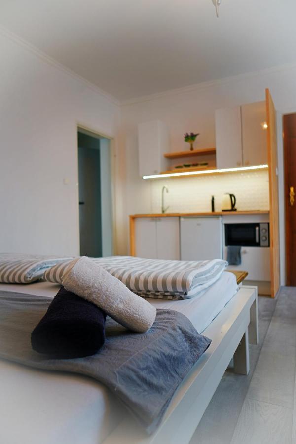Iwona Pokoje Apartamenty 카르비아 외부 사진