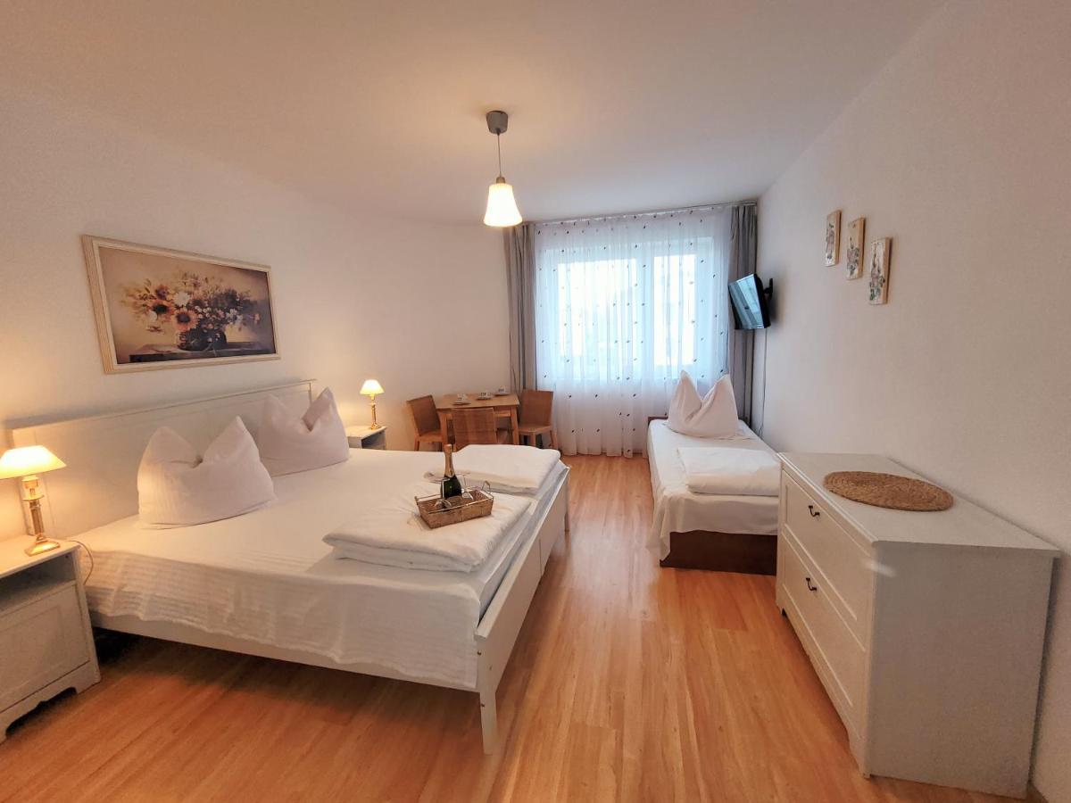 Iwona Pokoje Apartamenty 카르비아 외부 사진