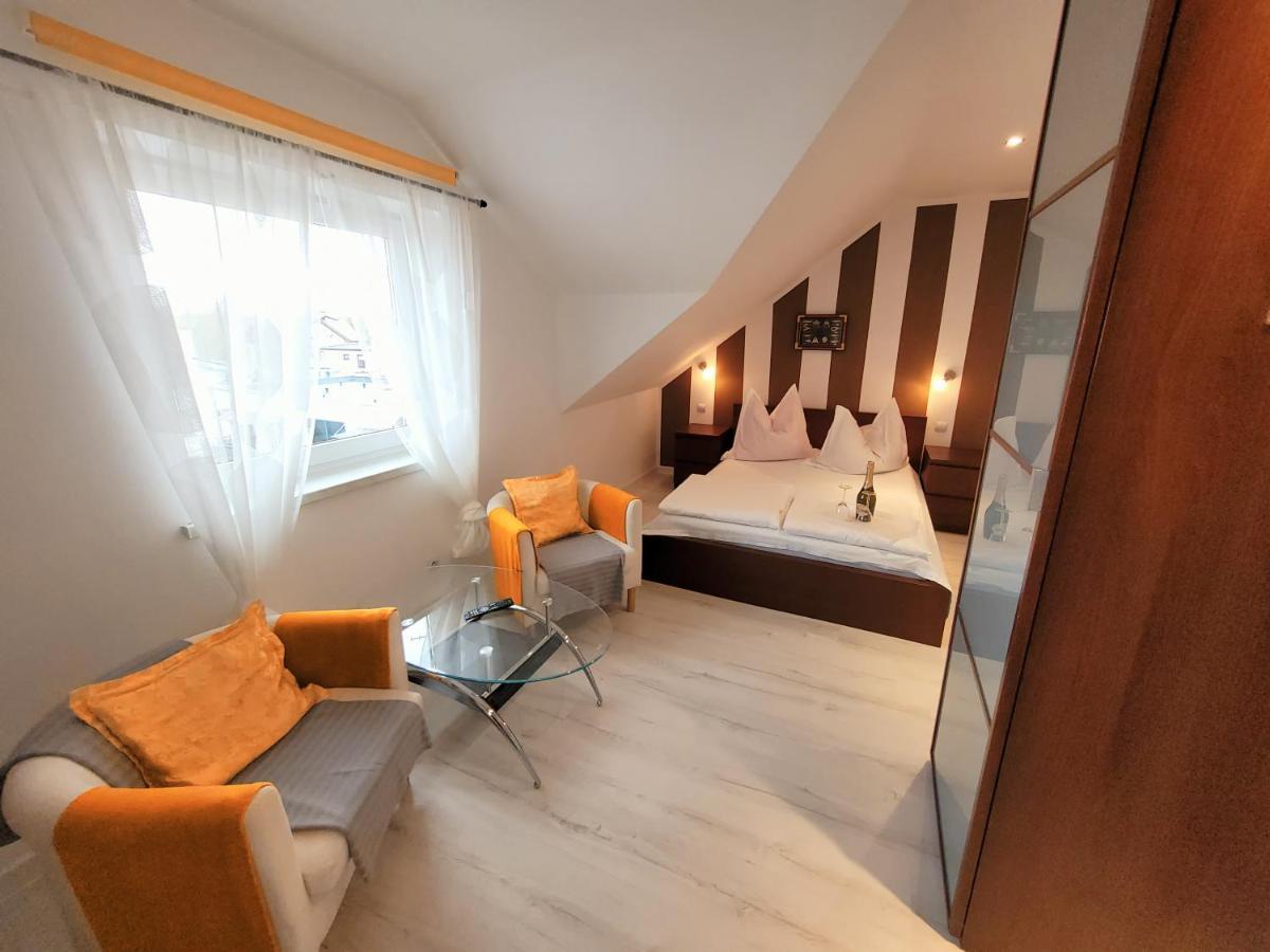 Iwona Pokoje Apartamenty 카르비아 외부 사진