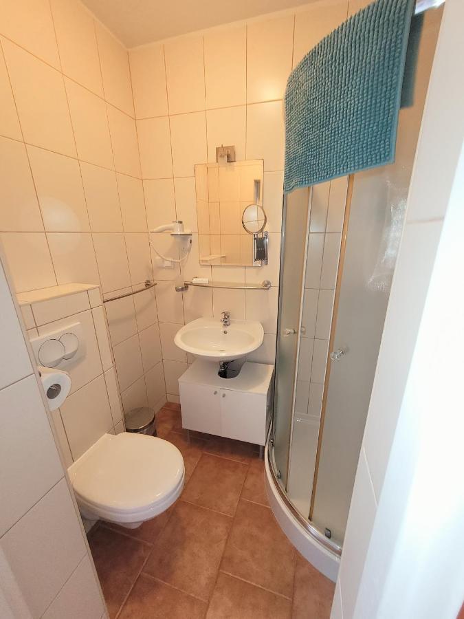 Iwona Pokoje Apartamenty 카르비아 외부 사진