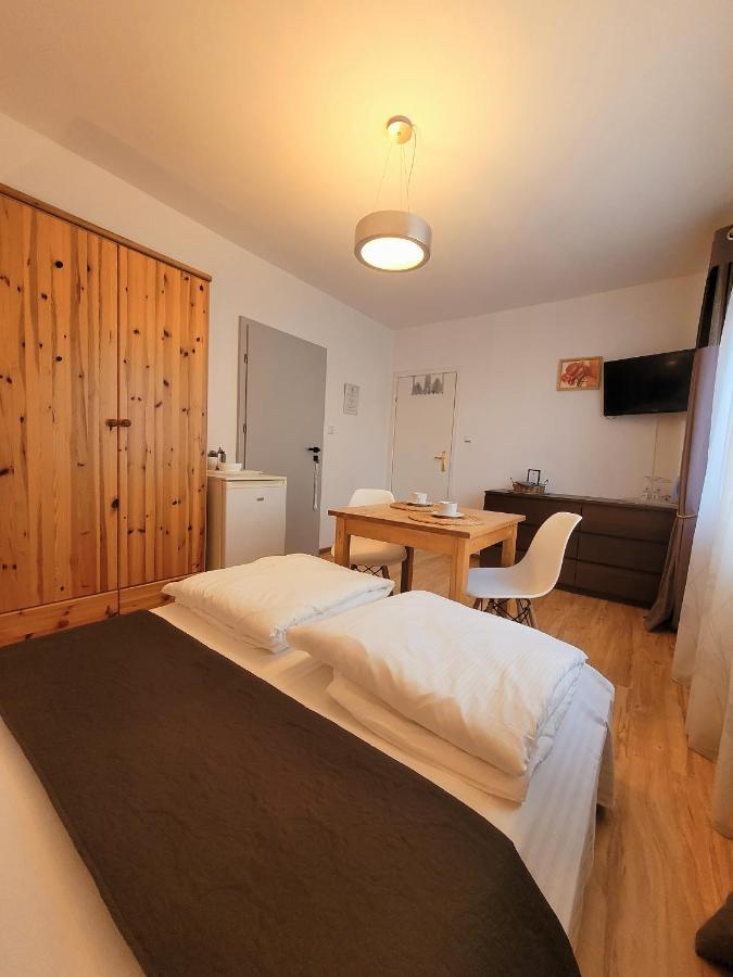 Iwona Pokoje Apartamenty 카르비아 외부 사진