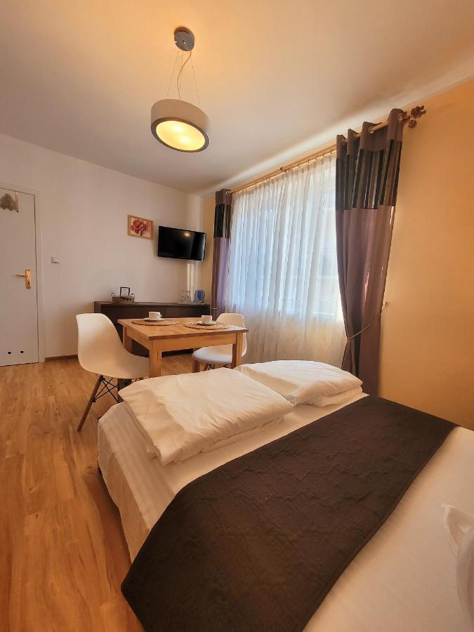 Iwona Pokoje Apartamenty 카르비아 외부 사진