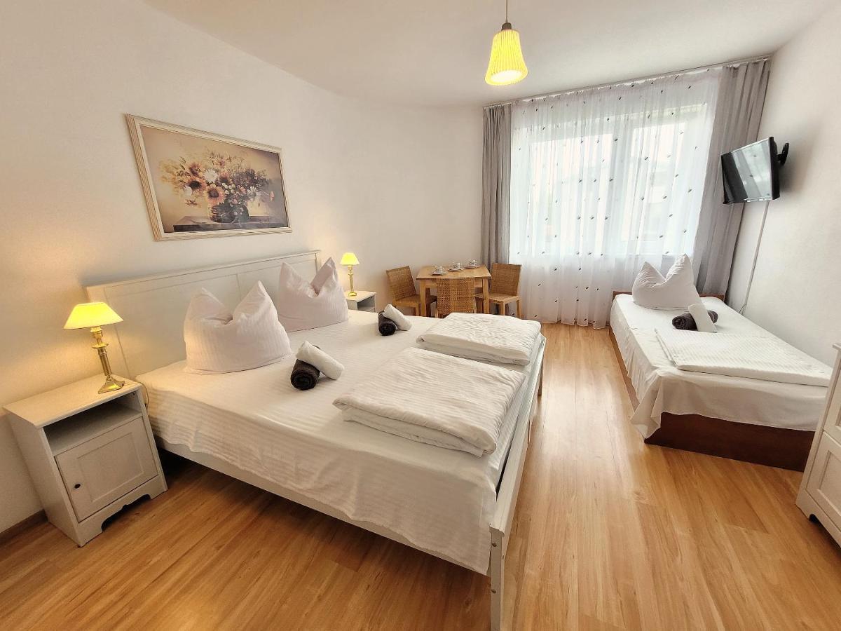 Iwona Pokoje Apartamenty 카르비아 외부 사진